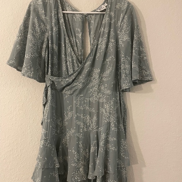 Princess Polly Romper - Picture 2 of 5